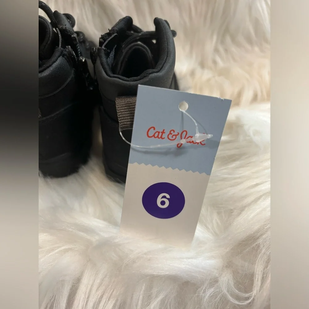 Cat and Jack child’s boot NWT